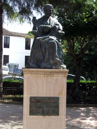 A Szalézi rendház alapítója, Don Bosco szobra - Statue of Don Bosco, the founder of Salezi monastic